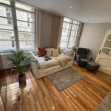 Vintage Home In The Heart Of The City Budapeste Exterior foto